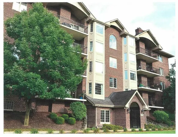 $2,800 | 6675 South Cass Avenue, Unit 2A, Westmont, IL 60559