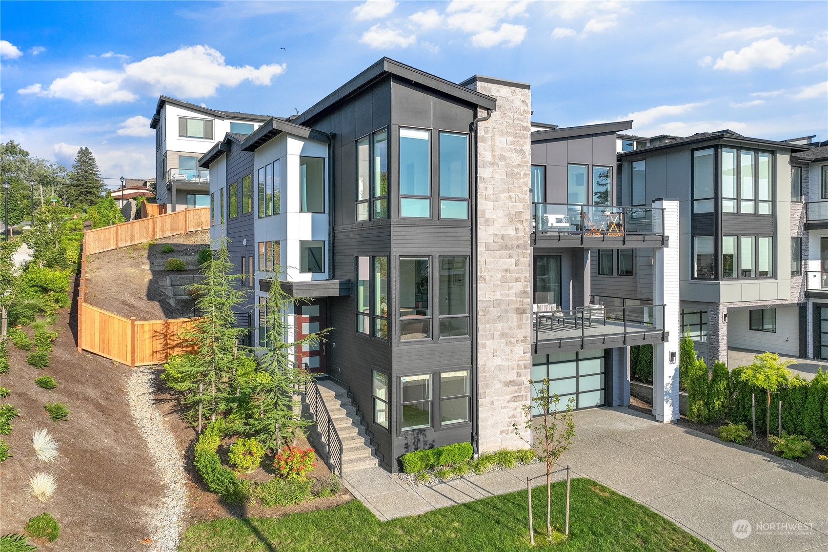 3950 Wells Avenue North Renton, WA 98056 - Photo 2 of 39 Gallery Image 2