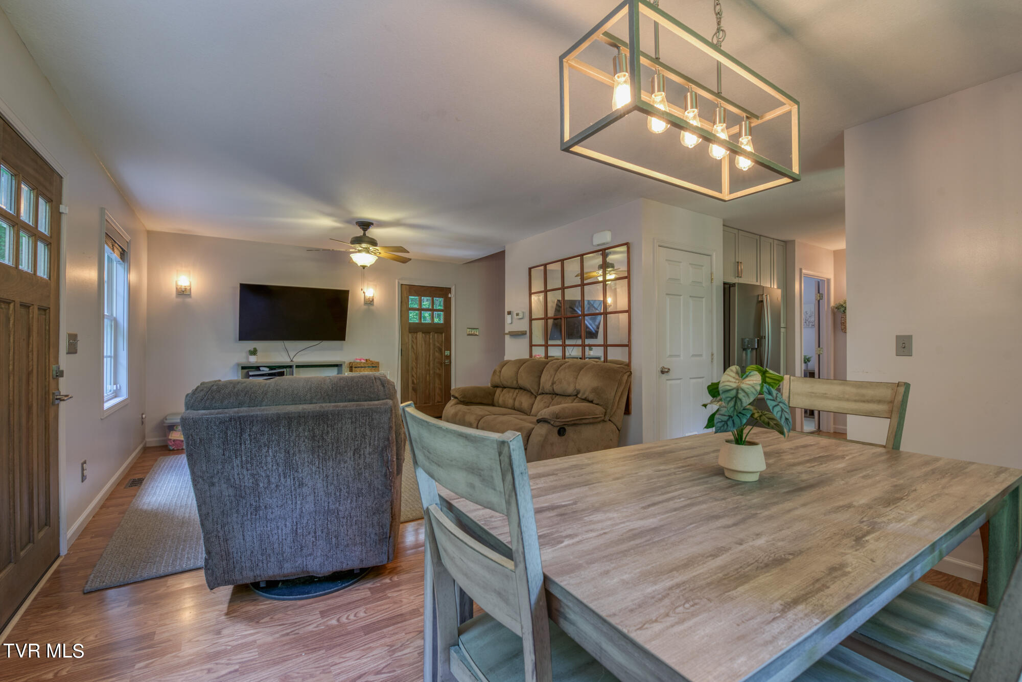 820 Canton Road Kingsport, TN 37663 - Photo 8 of 29 161_2041_18 copy
