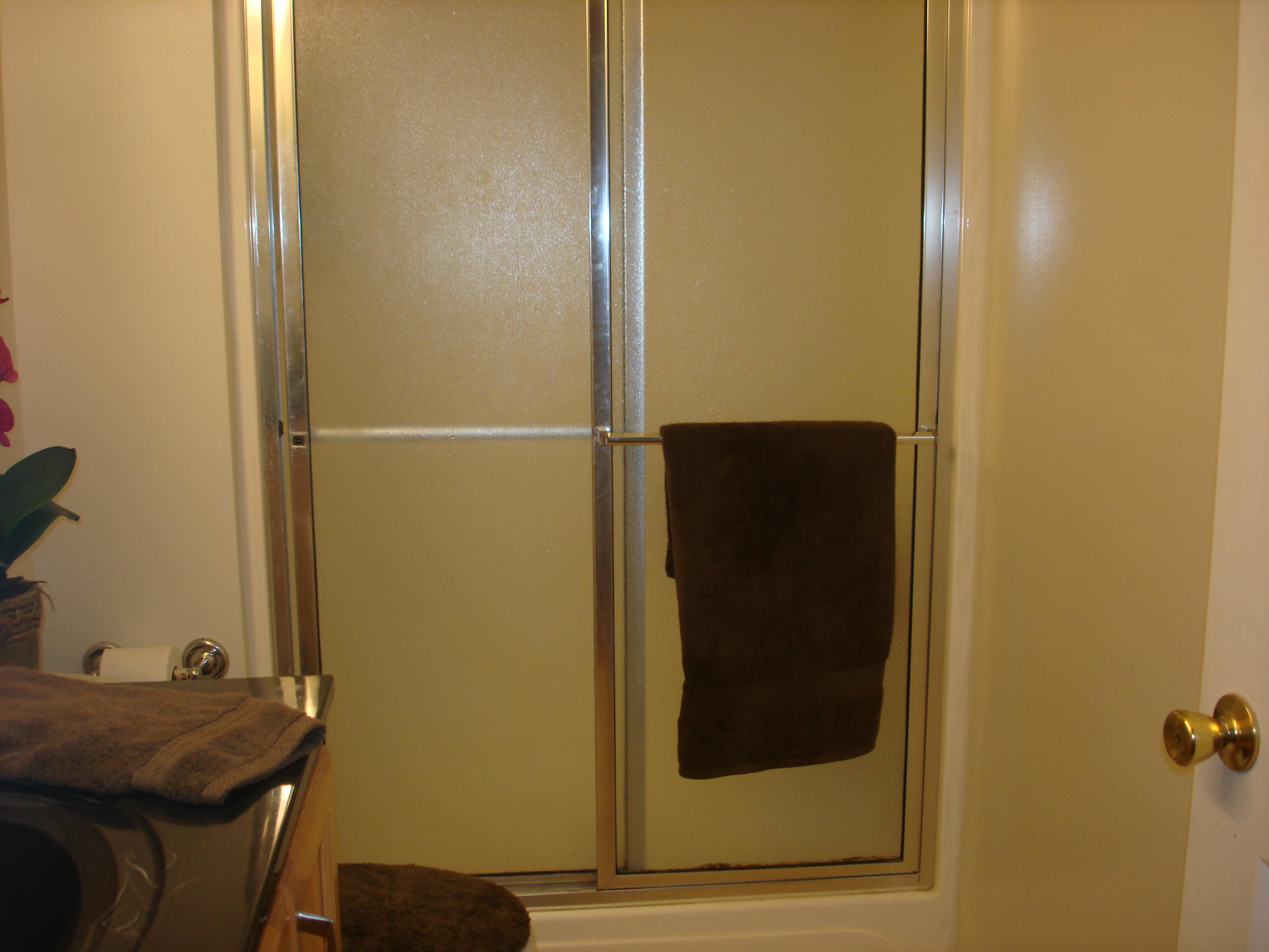 225 Iroquois Road Oak Ridge, TN 37830 - Photo 15 of 40 AND WALKIN SHOWER