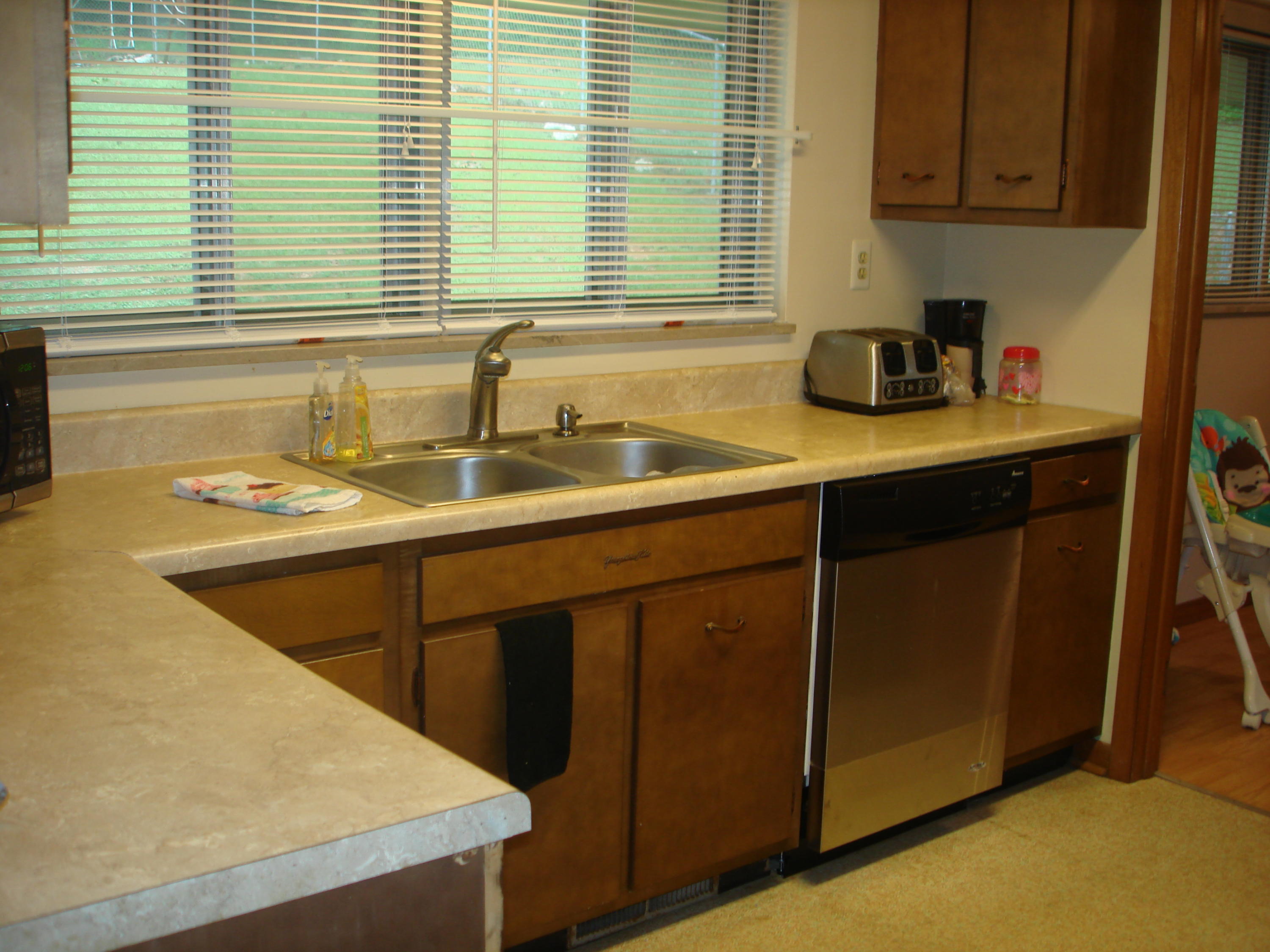 225 Iroquois Road Oak Ridge, TN 37830 - Photo 20 of 40 UPDATED KITCHEN