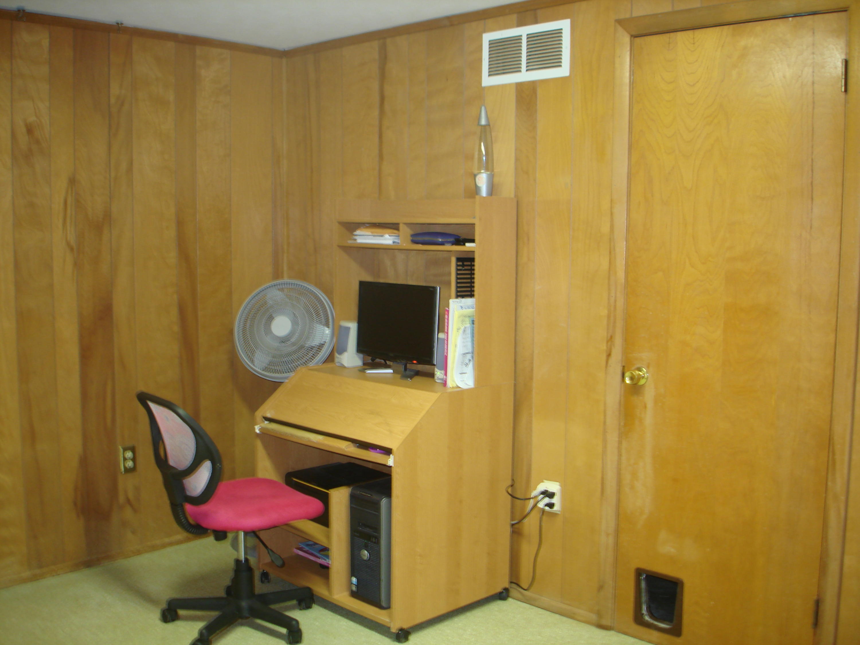 225 Iroquois Road Oak Ridge, TN 37830 - Photo 31 of 40 2ND LAUNDRY ROOM IS OFF THIS ROOM