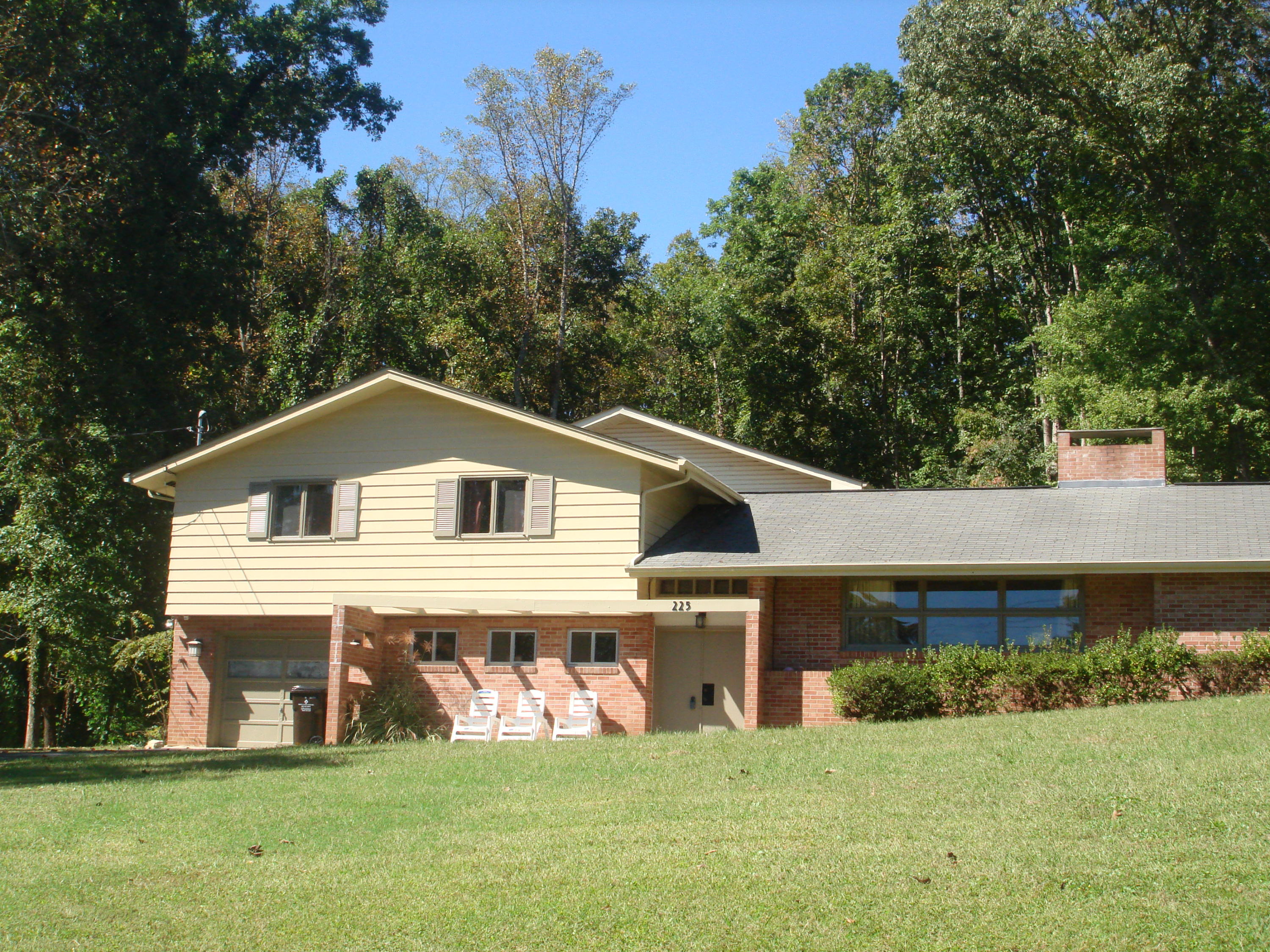 225 Iroquois Road Oak Ridge, TN 37830 - Photo 39 of 40 UNIQUE, SPACIOUS, SUPER LIVING OPTIONS
