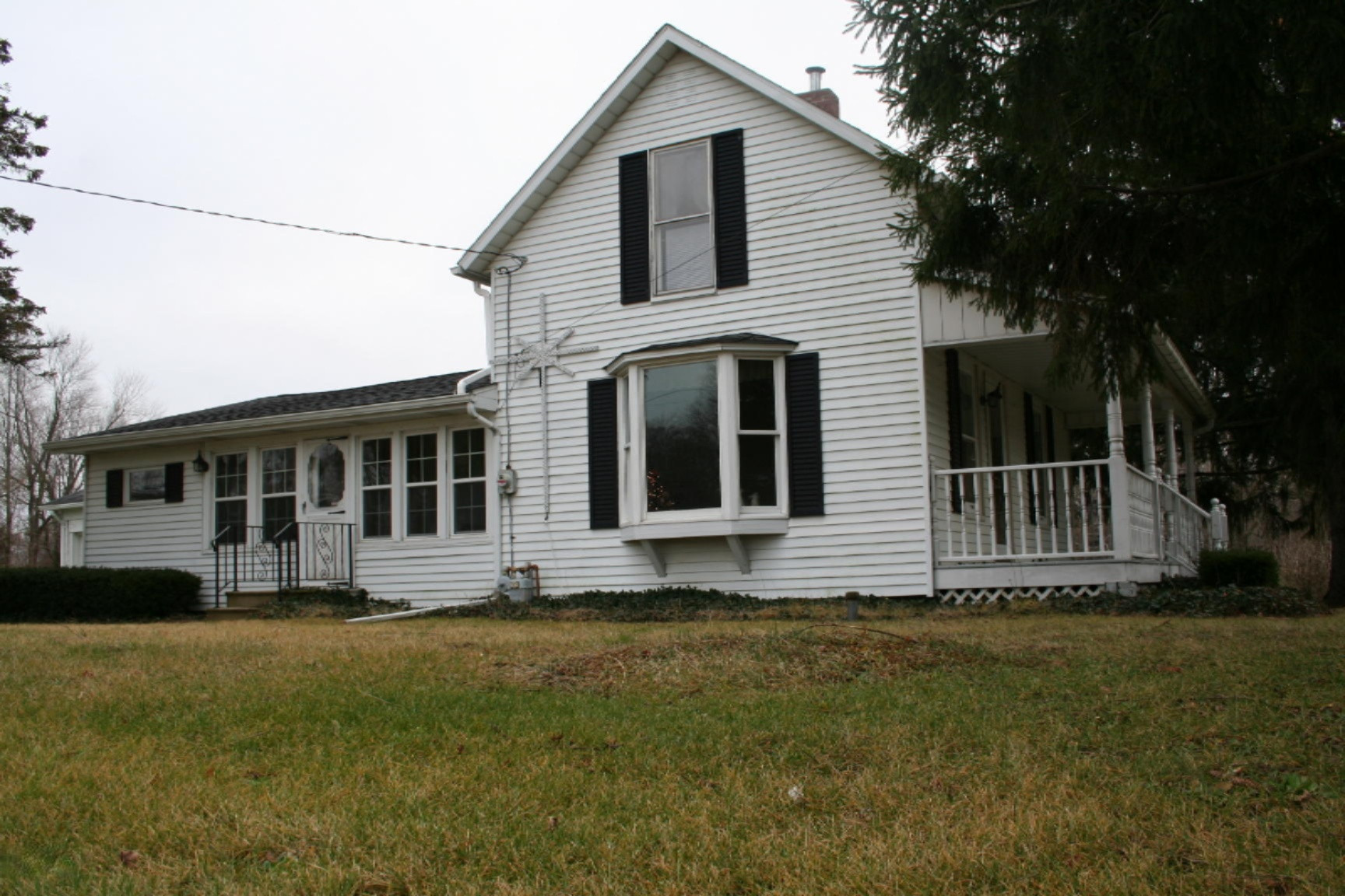 4885 Territorial Road Benton Harbor, MI 49022 - Photo 3 of 46 IMG_3630