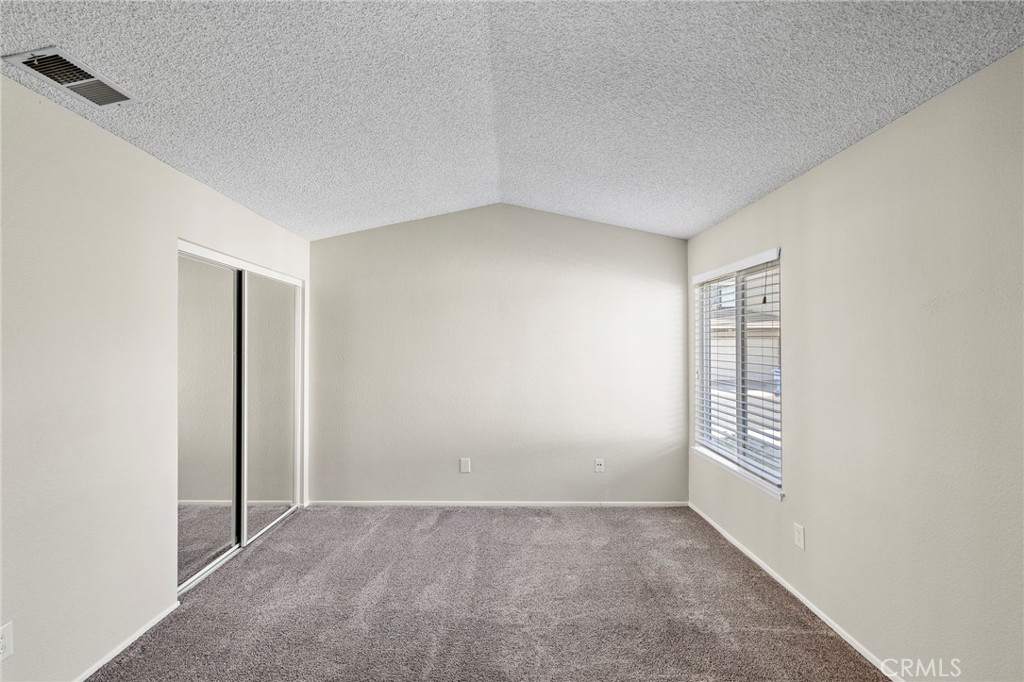 5050 Canyon Crest Drive, Unit 7 Riverside, CA 92507 - Photo 24 of 44 2nd Primary Bedroom