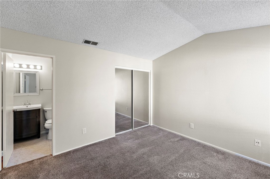 5050 Canyon Crest Drive, Unit 7 Riverside, CA 92507 - Photo 25 of 44 2nd Primary Bedroom