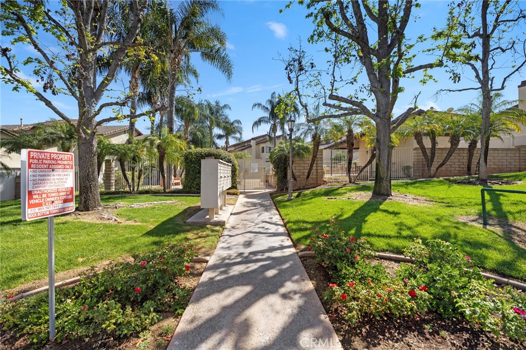 5050 Canyon Crest Drive, Unit 7 Riverside, CA 92507 - Photo 34 of 44 Community pool