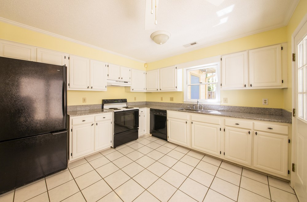 6708 Tattershale Court Raleigh, NC 27613 - Photo 12 of 30 Kitchen