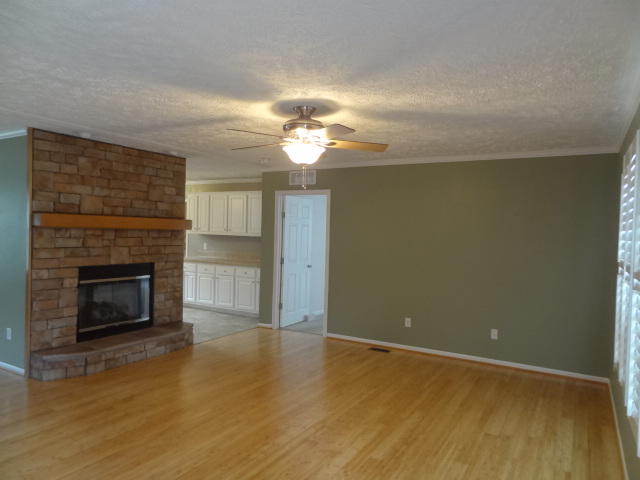 78 Keagle Farm Road Crossville, TN 38571 - Photo 6 of 23 DSC03862
