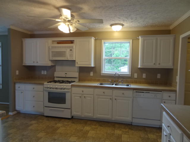 78 Keagle Farm Road Crossville, TN 38571 - Photo 9 of 23 DSC03864