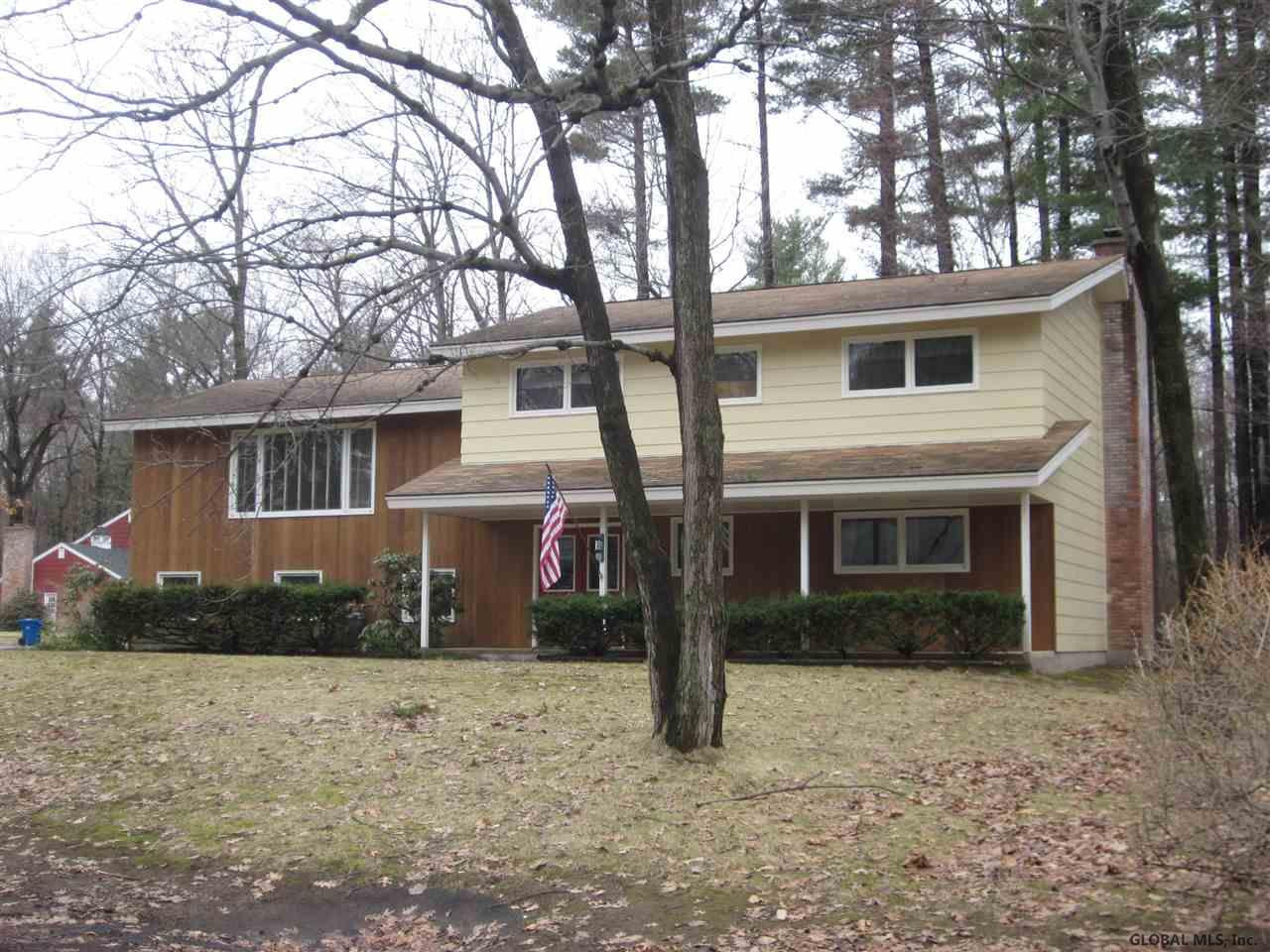 33 Devon Road Bethlehem, NY 12054 - Photo 2 of 16 Photo 2