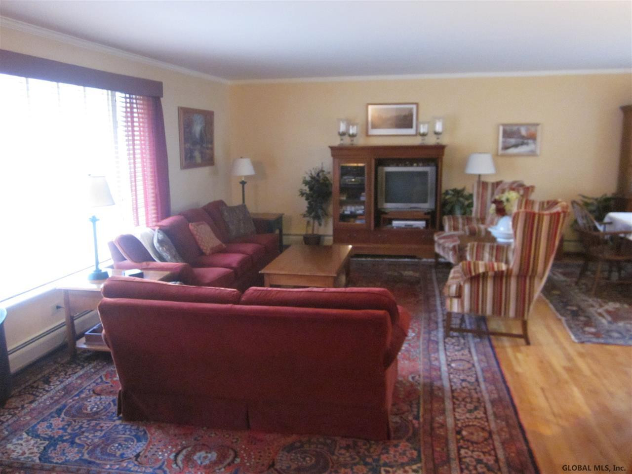 33 Devon Road Bethlehem, NY 12054 - Photo 4 of 16 Photo 4