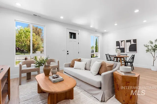 $583,000 | 349 East Lombard Lane, Eagle, ID 83616