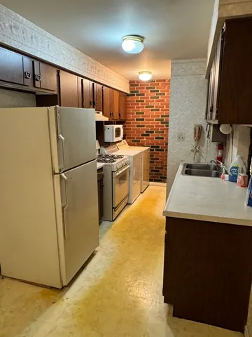 $95,000 | 20152 Ash Lane, Unit 1, Lynwood, IL 60411