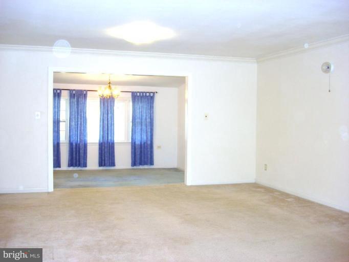 5233 Forman Court Springfield, VA 22151 - Photo 3 of 14 Living Room/Dining Room