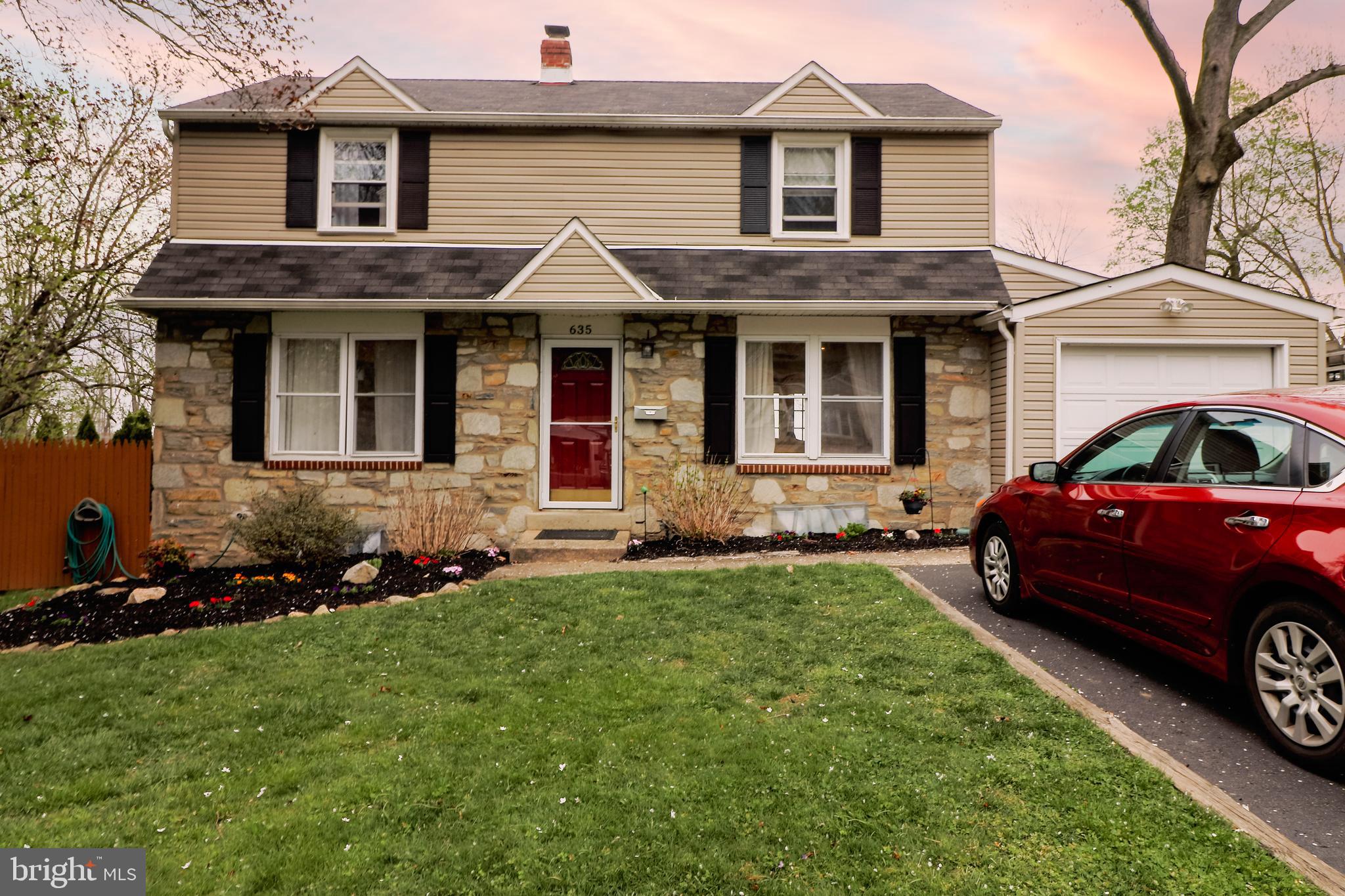 635 Beechwood Road Willow Grove, PA 19090 - Photo 1 of 29 EXTERIOR FRONT