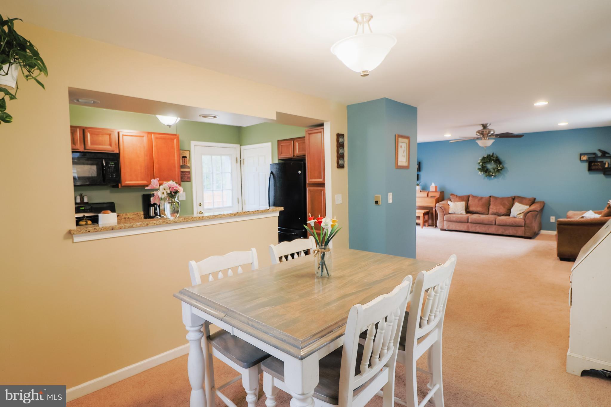 635 Beechwood Road Willow Grove, PA 19090 - Photo 5 of 29 DINING ROOM