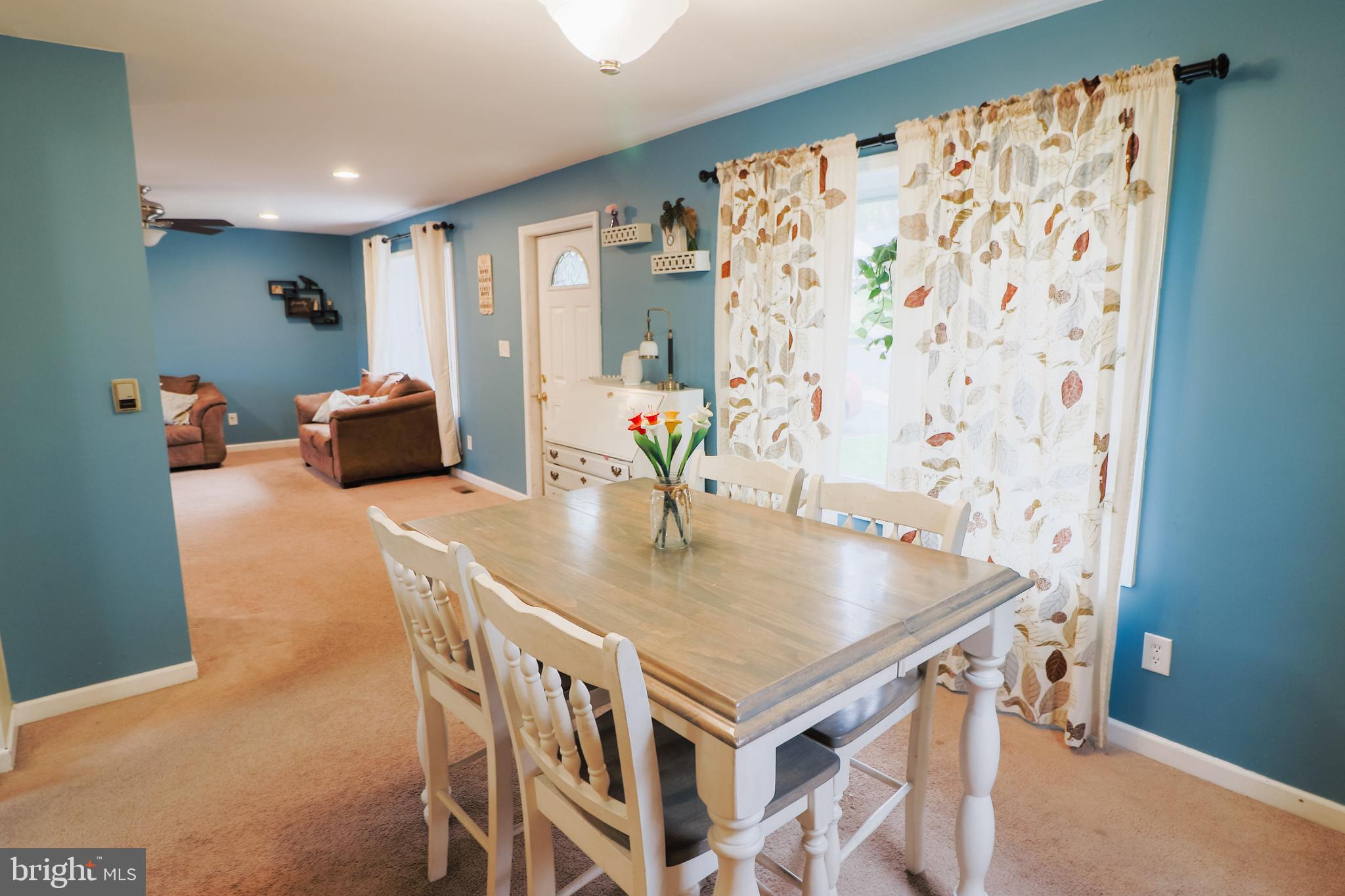 635 Beechwood Road Willow Grove, PA 19090 - Photo 6 of 29 DINING ROOM