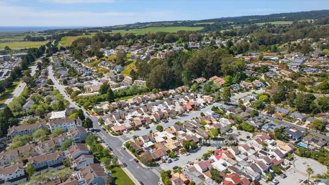 a picture of a black and white photo