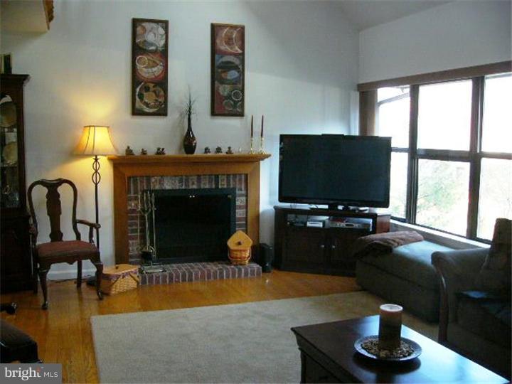 247 Whitton Drive Reading, PA 19607 - Photo 2 of 18 Gallery Image 2