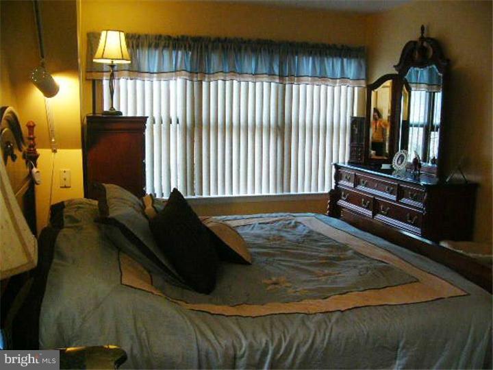 247 Whitton Drive Reading, PA 19607 - Photo 11 of 18 Gallery Image 11