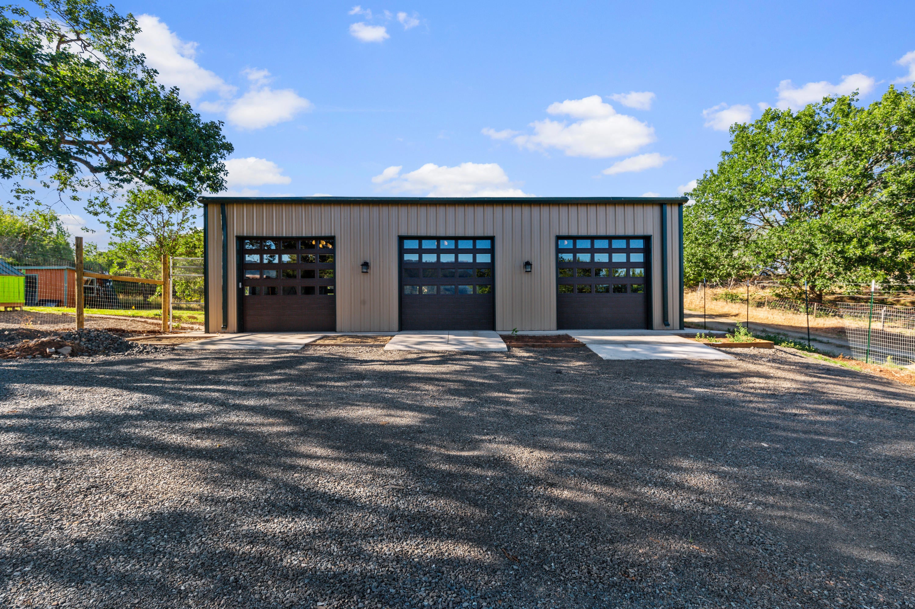 551 Wilson Road Ashland, OR 97520 - Photo 2 of 64 _AP_0851