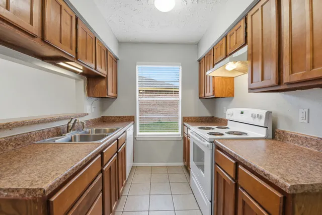 $1,550 | 20014 Bishops Gate Lane, Humble, TX 77338