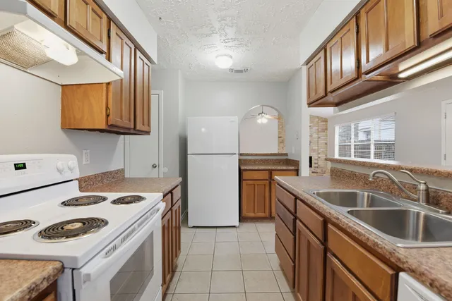 $1,550 | 20014 Bishops Gate Lane, Humble, TX 77338