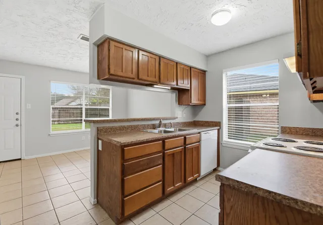 $1,550 | 20014 Bishops Gate Lane, Humble, TX 77338