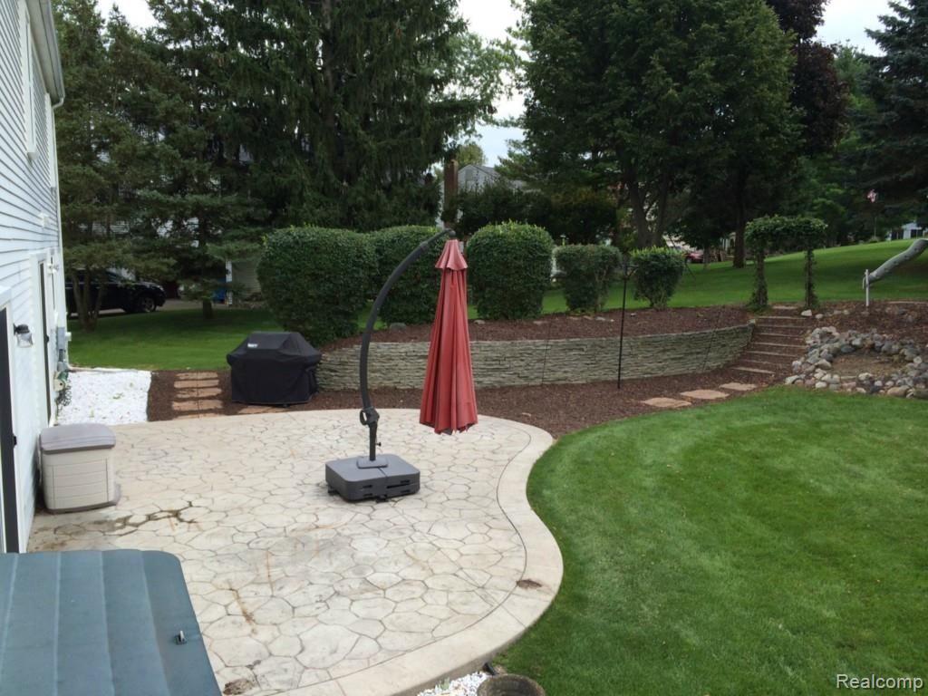 1325 North Fairview Lane Rochester, MI 48306 - Photo 21 of 24 Fairviewbackyard1.jpg