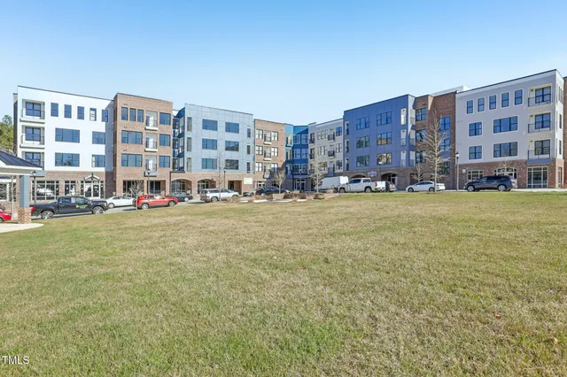 a view of building with outdoor space