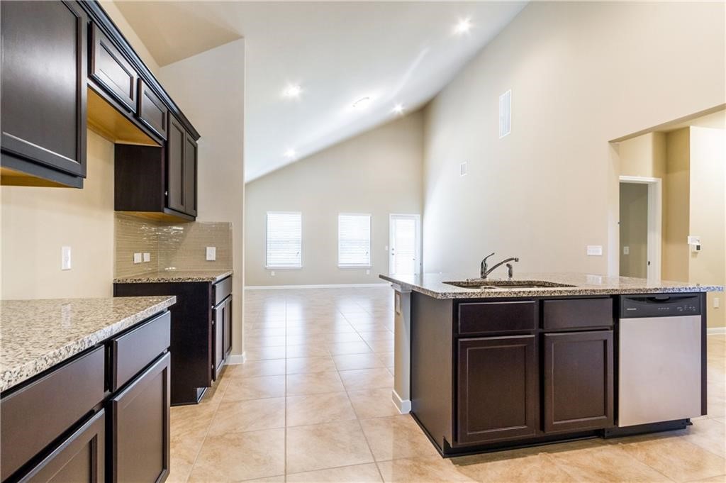6521 Ranchito Drive Austin, TX 78744 - Photo 7 of 40