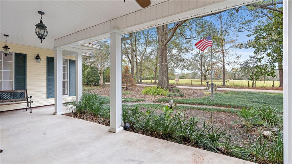 19266 Township Road Covington, LA 70435 - Photo 3 of 31 Gallery Image 3