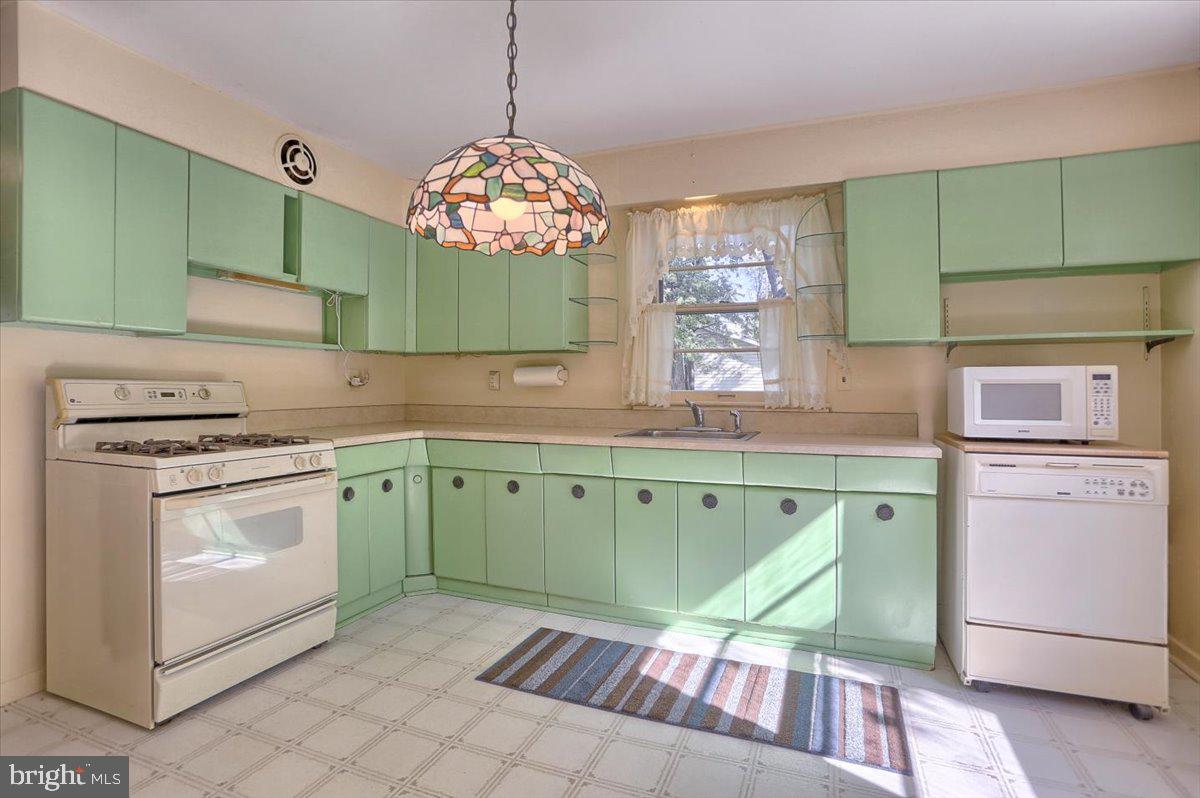 88 Oneida Road Camp Hill, PA 17011 - Photo 11 of 30 Gallery Image 11