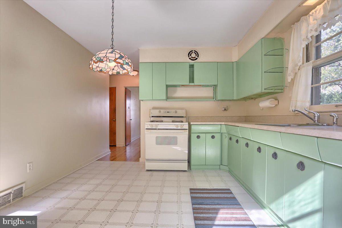 88 Oneida Road Camp Hill, PA 17011 - Photo 9 of 30 Gallery Image 9