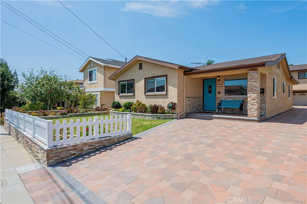 2111 Pullman Lane, Unit A Redondo Beach, CA 90278 - Photo 4 of 26 Exterior of home