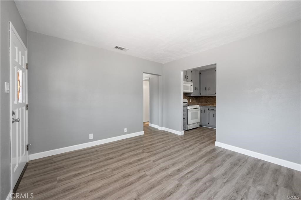 2111 Pullman Lane, Unit A Redondo Beach, CA 90278 - Photo 7 of 26 Living Room