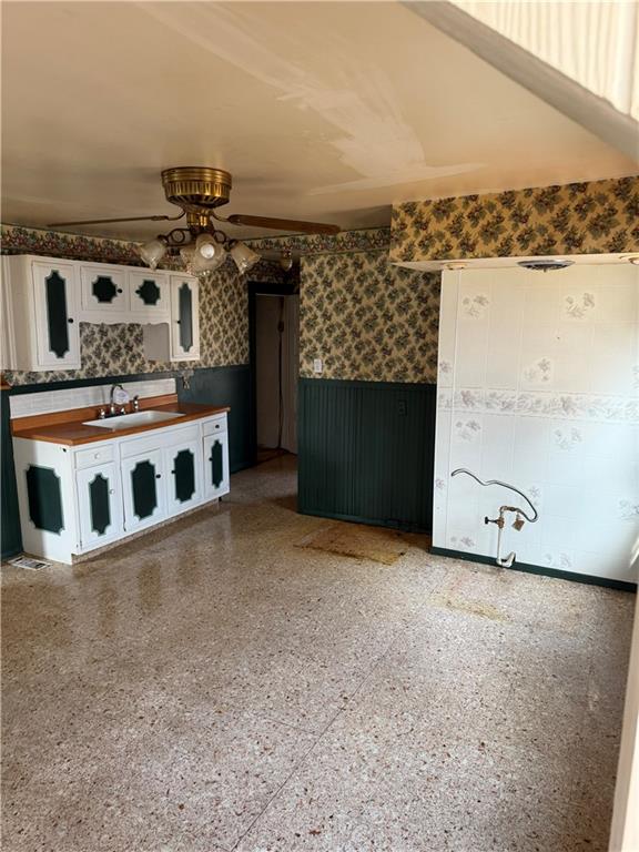 1015 Cascade Road Monaca, PA 15061 - Photo 3 of 6