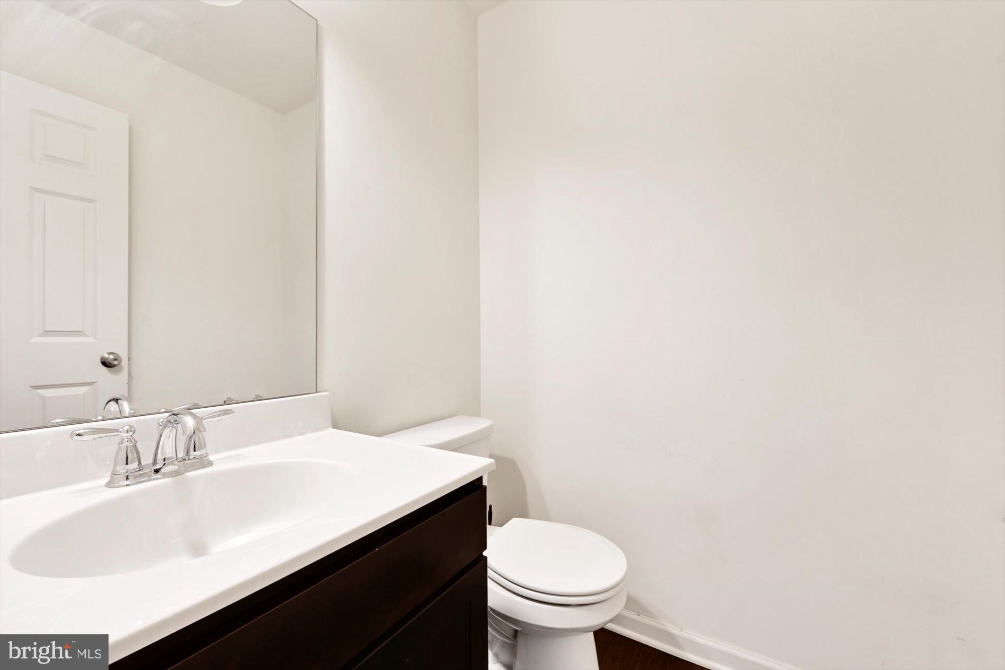 7035 Beaver Spring Road Harrisburg, PA 17111 - Photo 16 of 39 Powder room