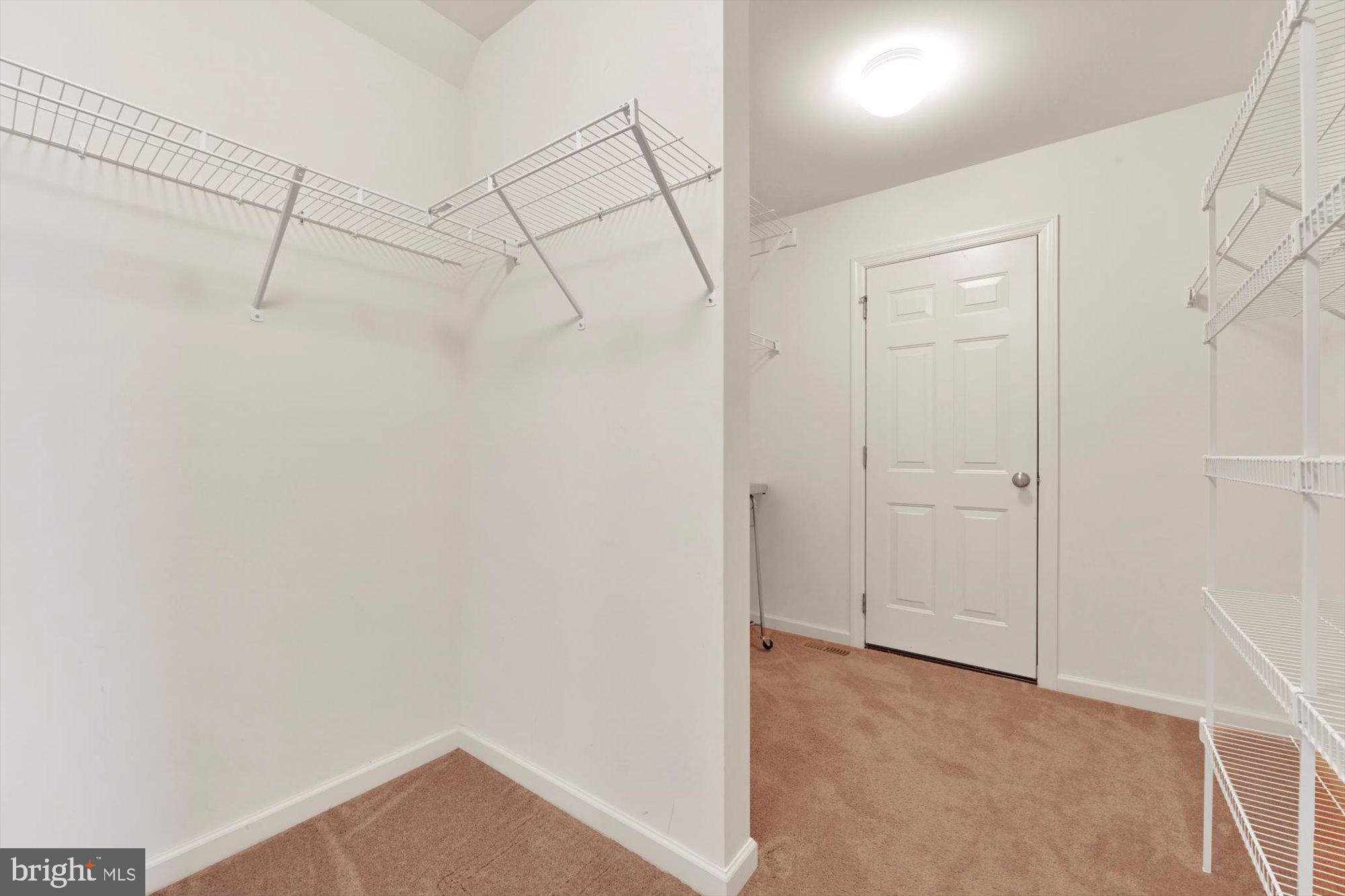 7035 Beaver Spring Road Harrisburg, PA 17111 - Photo 20 of 39 Walk-in Closet