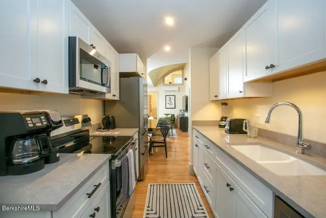 $9,500 | 44 Main Street, Unit 4, Stockbridge, MA 01262