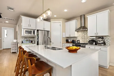 $3,450 | 2819 Corbin Lane, Austin, TX 78704