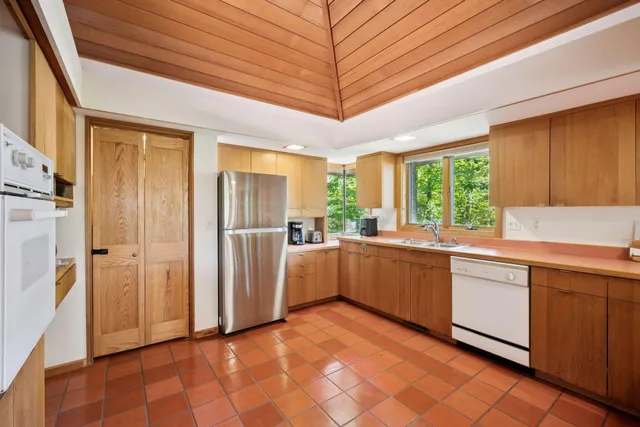 $689,000 | 2261 20th Street, Comstock, WI 54826