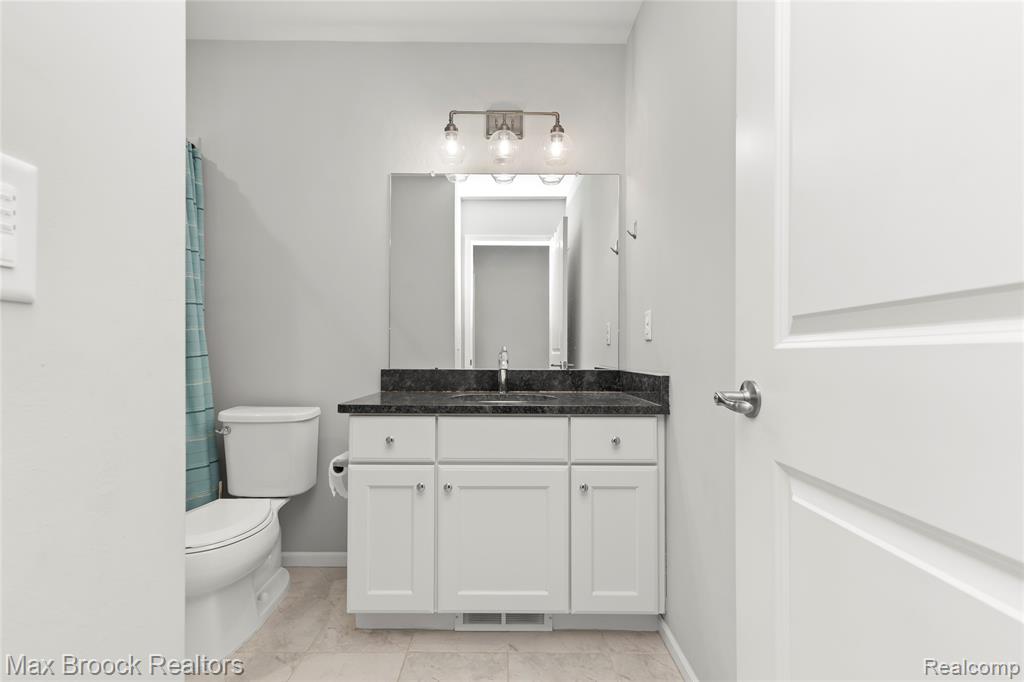 4211 Kent Road Royal Oak, MI 48073 - Photo 44 of 54