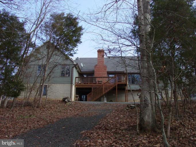 8459 Botha Road Warrenton, VA 20186 - Photo 3 of 15 Exterior (Rear)
