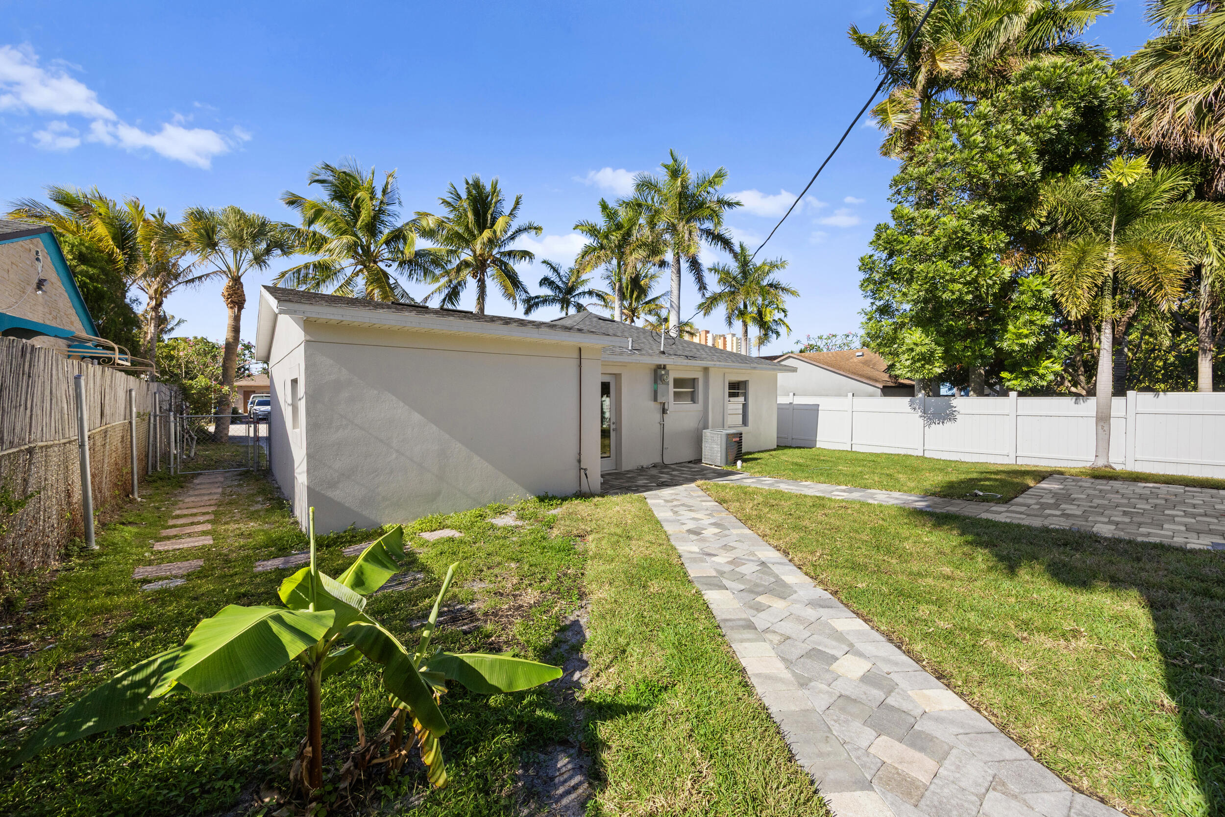 143 East 23rd Street Riviera Beach, FL 33404 - Photo 28 of 30 Back Yard w Pavers