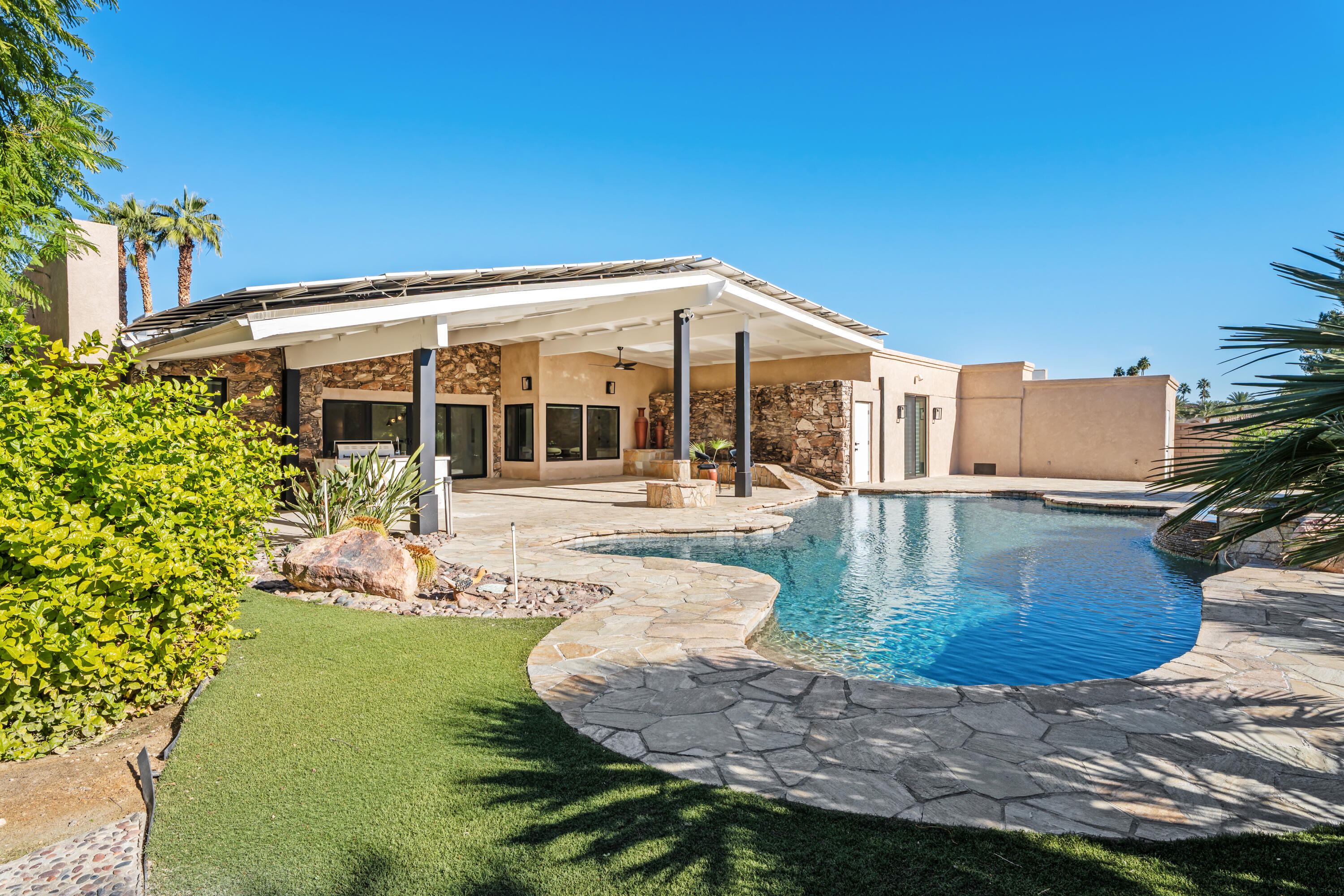 72114 Follansbee Road Rancho Mirage, CA 92270 - Photo 5 of 66 46_11960018_185237_185237-EI-140