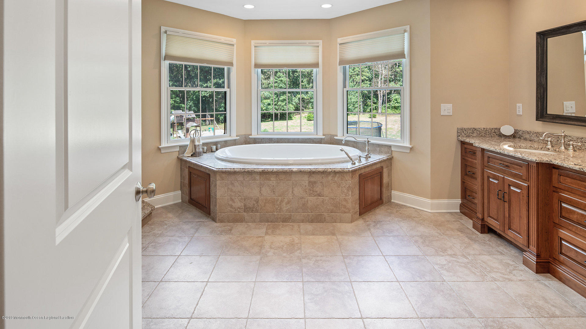 57 Buckley Road Marlboro, NJ 07746 - Photo 24 of 38 1920x1080-virtual-tour-68163-photo-15641