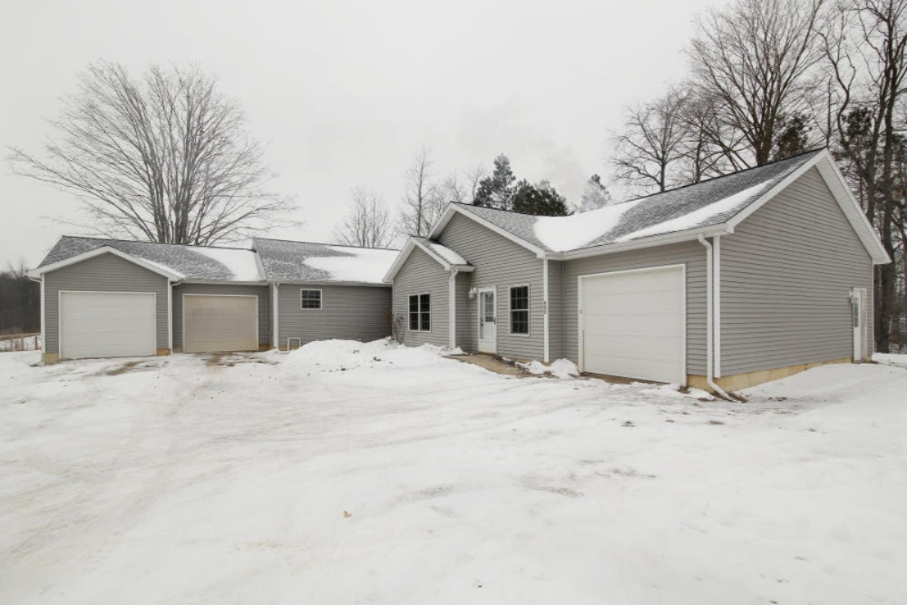 8332 S Clark-01_TN