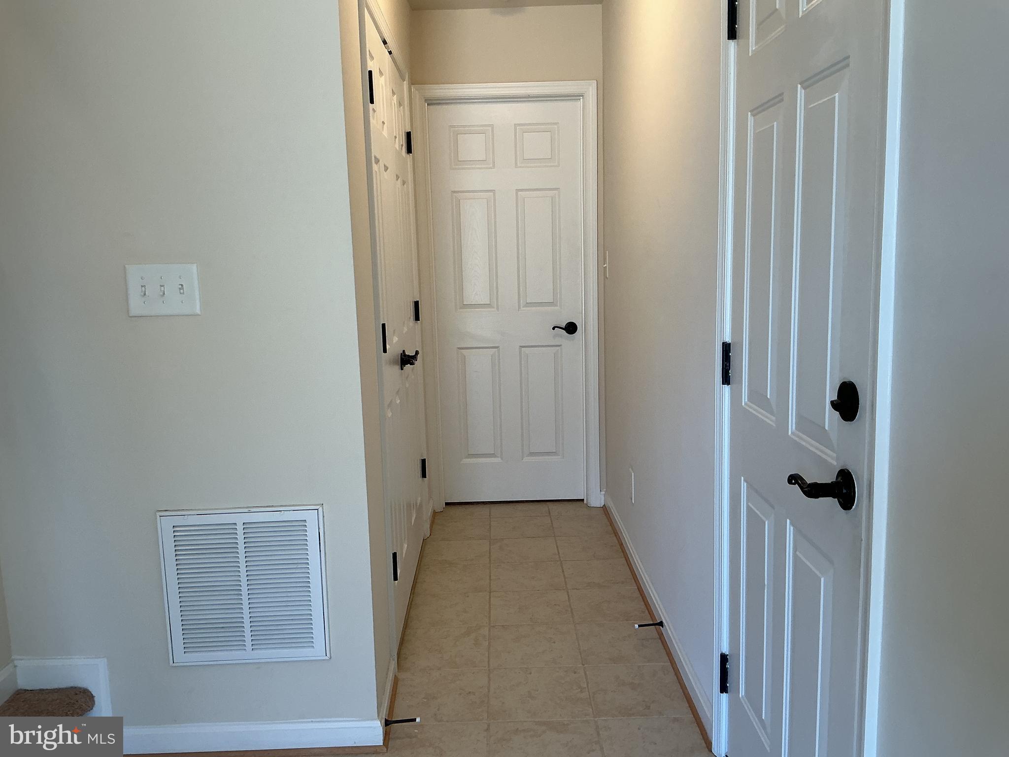 4629 Wensel Road Fredericksburg, VA 22408 - Photo 4 of 30 hallway